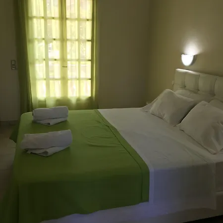 Vicky's Garden Apartamento Kalamákion