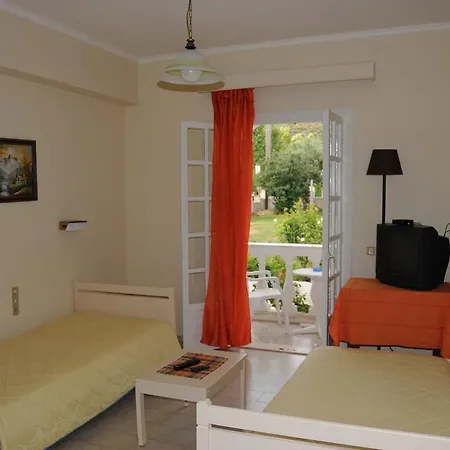 Vicky's Garden Apartamento Kalamákion