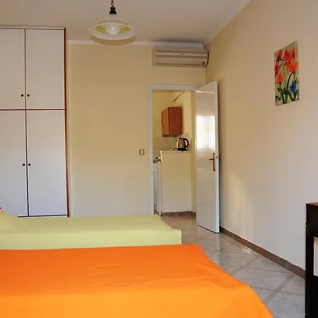 Vicky's Garden Apartamento Kalamákion