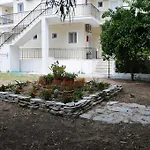 Vicky's Garden דירה *