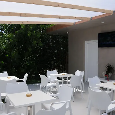 Vicky's Garden Kalamákion