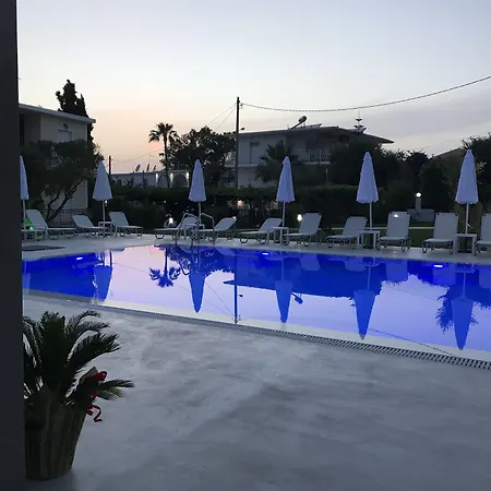 Vicky's Garden Apartament