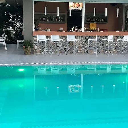 Vicky's Garden Kalamákion