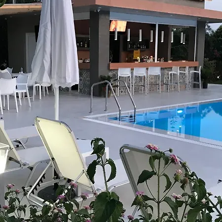 Vicky's Garden Апартаменты *
