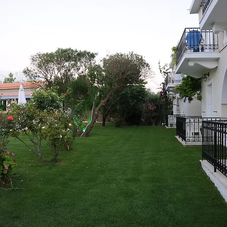 Vicky's Garden Каламакион