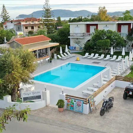 Vicky's Garden Апартаменты *