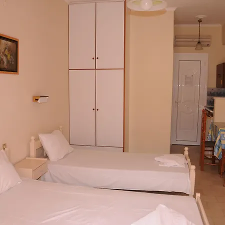 Vicky's Garden Apartment *