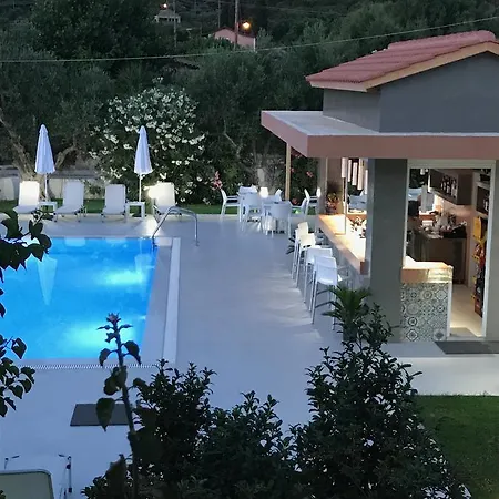 Vicky's Garden דירה *